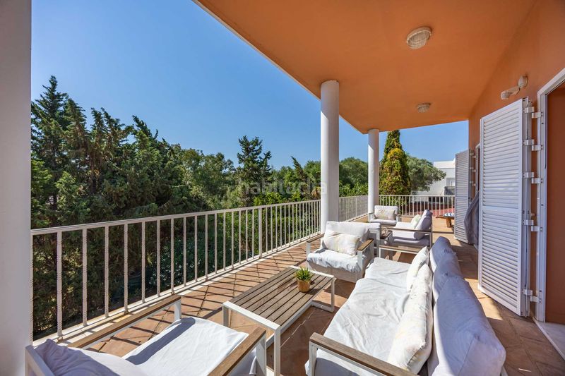 Foto 275f7906-f641-4a22-a257-397a8615cd20. Casa amb aparcament piscina a Sotogrande costa Sotogrande