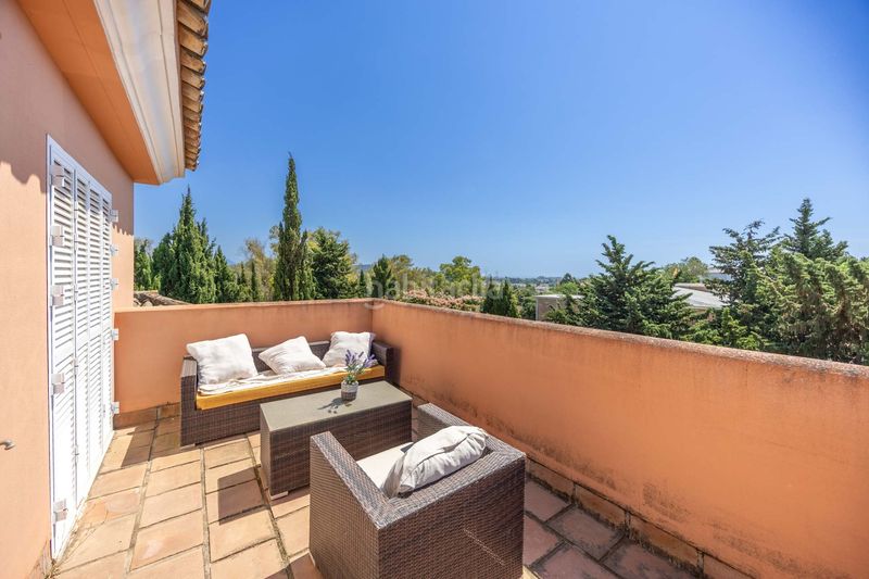 Foto bf71e9b5-6275-4e6a-bdfc-0e89f6a2cd5a. Casa amb aparcament piscina a Sotogrande costa Sotogrande