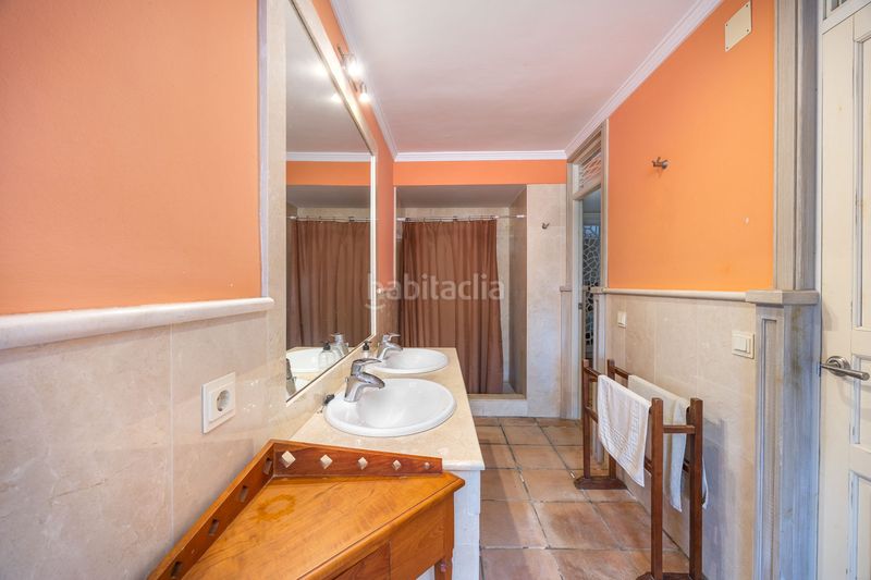 Foto 13cd3ceb-ec72-408f-bac8-bcb397357454. Casa amb aparcament piscina a La Duquesa Manilva