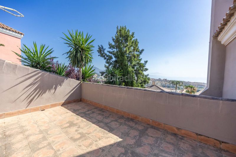 Foto eb1cc284-d223-480b-8f3a-844686f59878. Casa amb aparcament piscina a La Duquesa Manilva