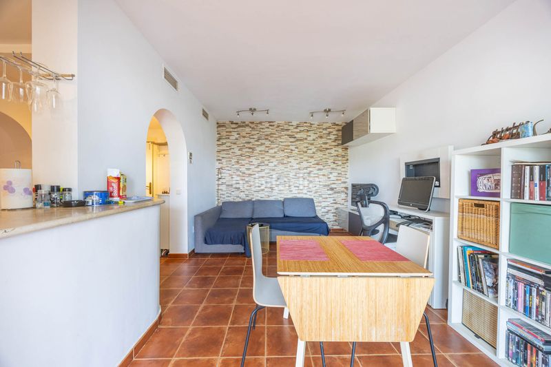 Foto 0775ba52-d3f5-4762-b786-982ce934cb9a. Apartament amb calefacció aparcament piscina a La Alcaidesa