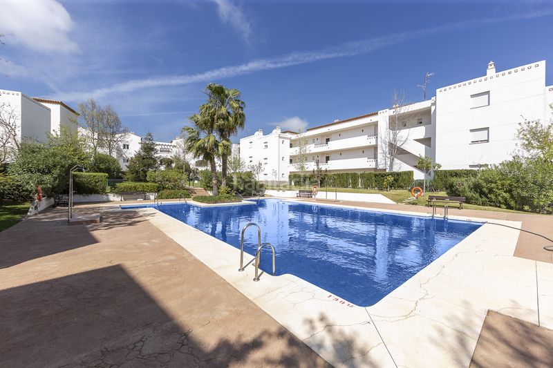 Foto 3e3b24e8-3b2c-4789-bd7e-1967602a1a27. Apartament amb calefacció aparcament piscina a La Alcaidesa