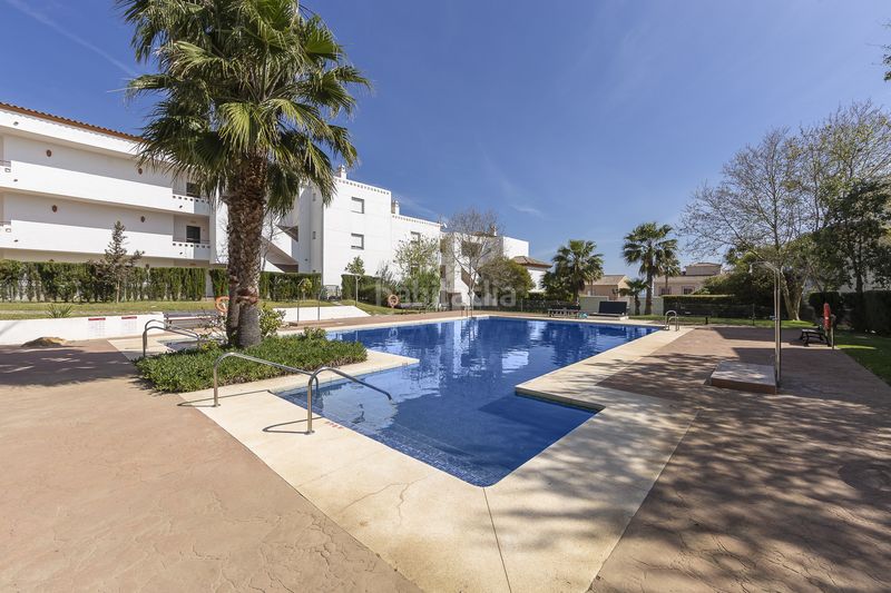 Foto af4d4937-48df-4137-afcb-3a9cab3ebea9. Apartament amb calefacció aparcament piscina a La Alcaidesa