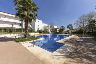 Apartament en La Alcaidesa. Apartamento de 2 dormitorios en alcaidesa con piscina comunitari