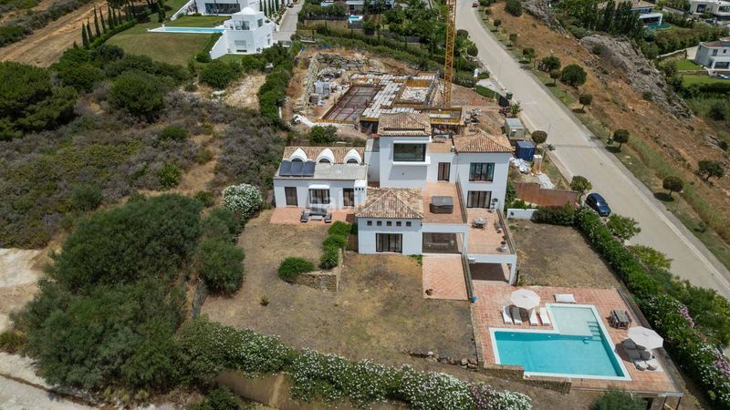 Foto 3f69c921-bc66-4dc2-ad8b-e9b5dc9ab58a. Casa amb calefacció aparcament piscina a Sotogrande alto Sotogrande