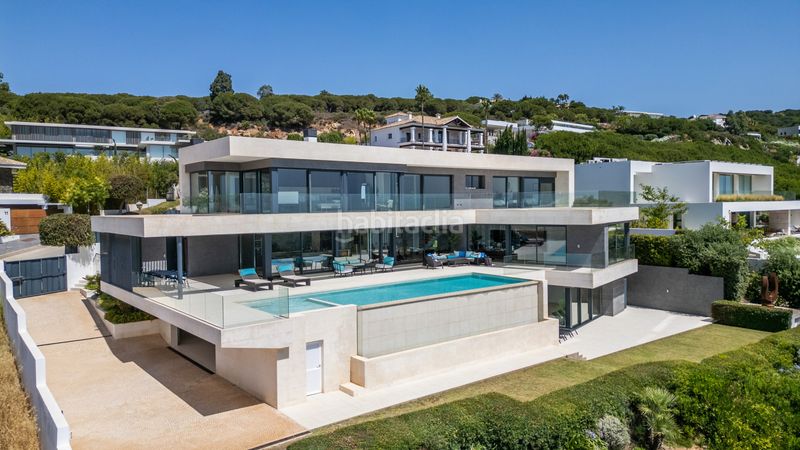 Foto b4c0cdee-85f6-478d-9739-430542cf09bd. Casa amb calefacció aparcament piscina a Sotogrande alto Sotogrande