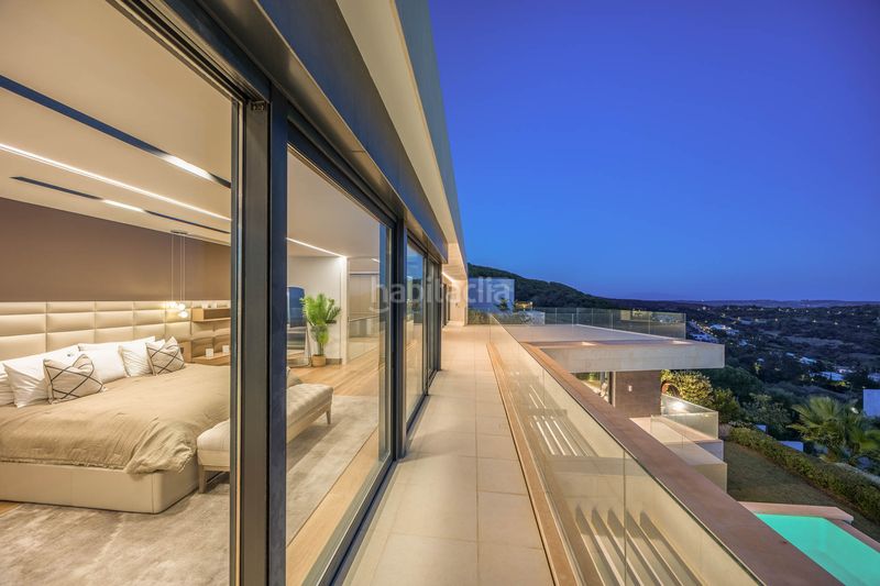 Foto b84cfff0-1e04-44b1-b05f-7535f482ce3c. Casa amb calefacció aparcament piscina a Sotogrande alto Sotogrande