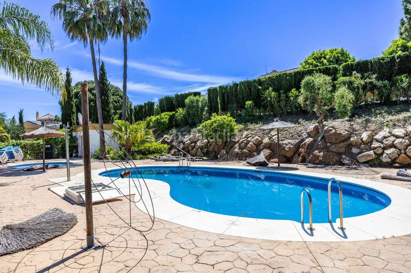 Foto adbf23e8-0995-494f-b04c-987d0fbe4eba. Casa adossada amb calefacció aparcament piscina a La Alcaidesa