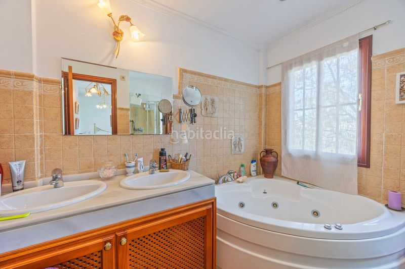 Foto b5b68027-d03f-4fec-86a8-bf8763231fa3. Casa adossada amb calefacció aparcament piscina a La Alcaidesa