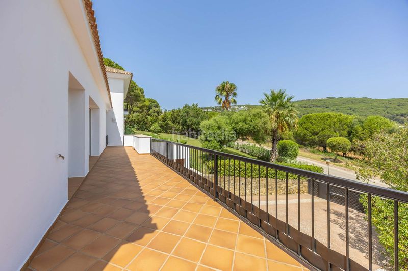 Foto 0293570d-f9c6-4780-8cc8-d846235c41bf. Casa amb calefacció aparcament piscina a Sotogrande alto Sotogrande