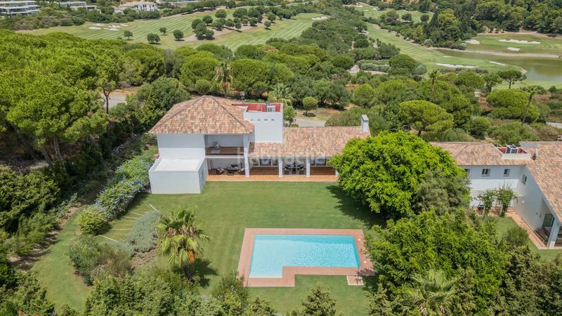 Foto 04986ae4-2553-48b7-8d2c-a31550478c62. Casa amb calefacció aparcament piscina a Sotogrande alto Sotogrande
