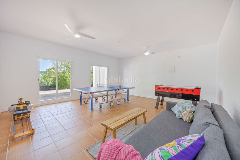 Foto 0bdba3b2-8aa2-4fbb-8351-5bd46d8e5235. Casa amb calefacció aparcament piscina a Sotogrande alto Sotogrande