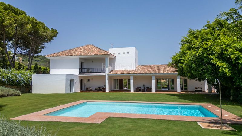 Foto 0d919e2b-97c2-4a66-b42a-b6f5c453cb85. Casa amb calefacció aparcament piscina a Sotogrande alto Sotogrande