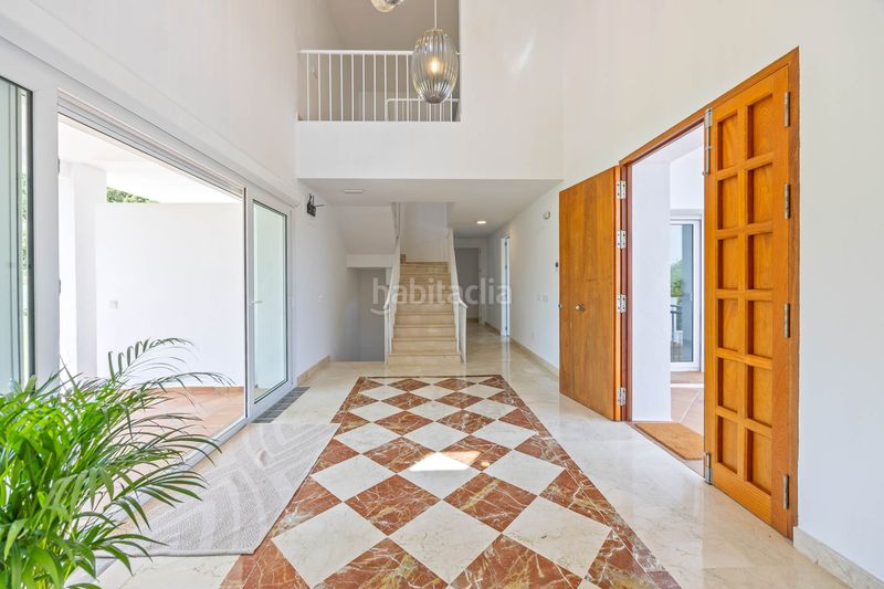 Foto 5b58a2ad-310d-4e46-a6eb-75b9676db140. Casa amb calefacció aparcament piscina a Sotogrande alto Sotogrande