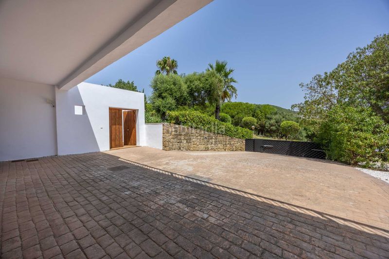 Foto 86b933ba-55ba-4dd4-af24-5650290ff6a4. Casa amb calefacció aparcament piscina a Sotogrande alto Sotogrande