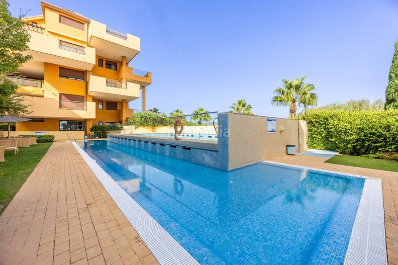 Foto 5df50320-6e11-4387-93e3-8dca3056b8e5. Apartament amb calefacció piscina a puerto de Sotogrande-la marina Sotogrande