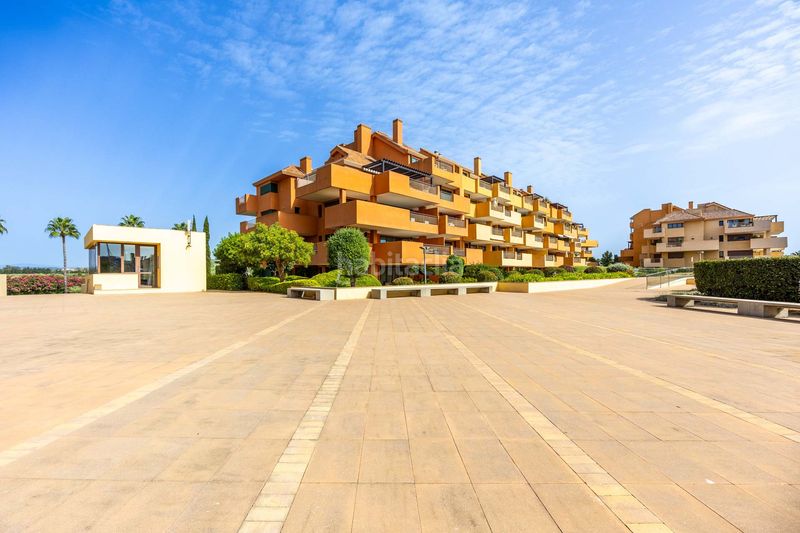 Foto 8b8d9570-516e-4c7e-b643-a95fe2f89c58. Apartament amb calefacció piscina a puerto de Sotogrande-la marina Sotogrande