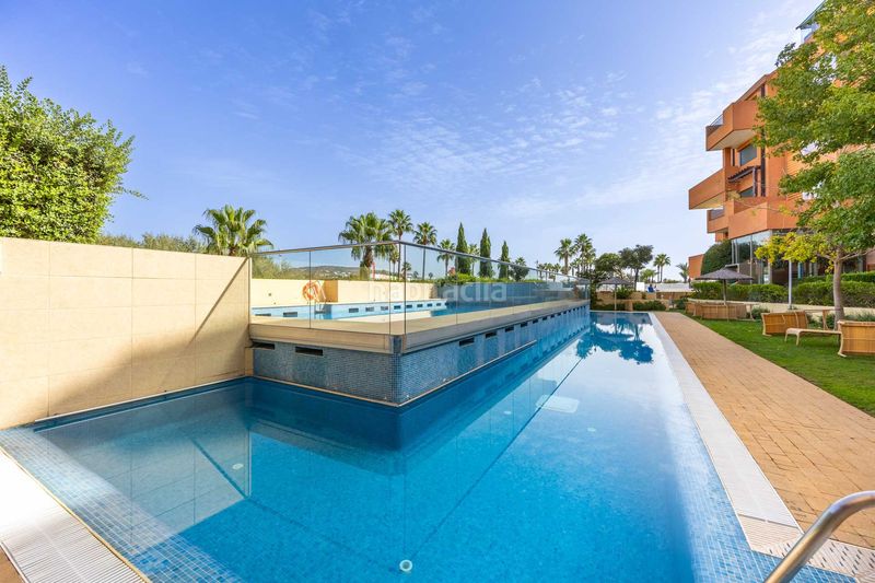 Foto abc1399a-fed1-46e4-88fb-44ae638e7ee3. Apartament amb calefacció piscina a puerto de Sotogrande-la marina Sotogrande