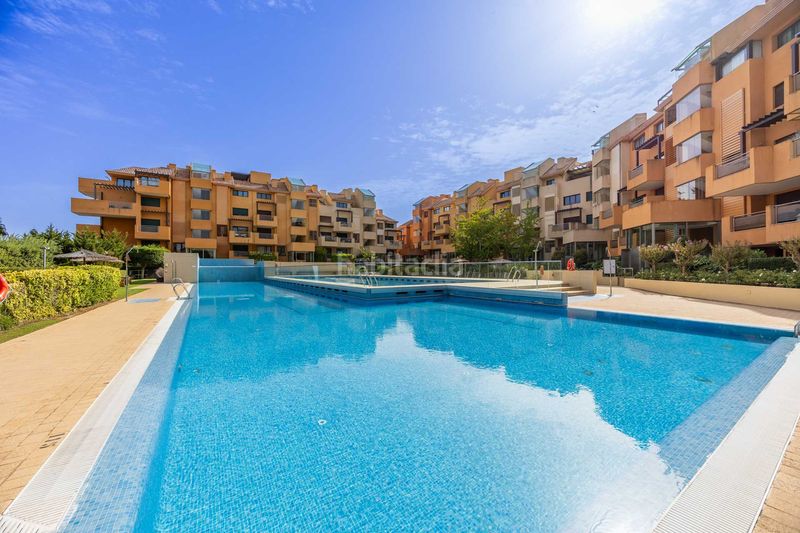 Foto bce6cf69-9de1-4fc6-9740-d6bbc9dfa79e. Apartament amb calefacció piscina a puerto de Sotogrande-la marina Sotogrande