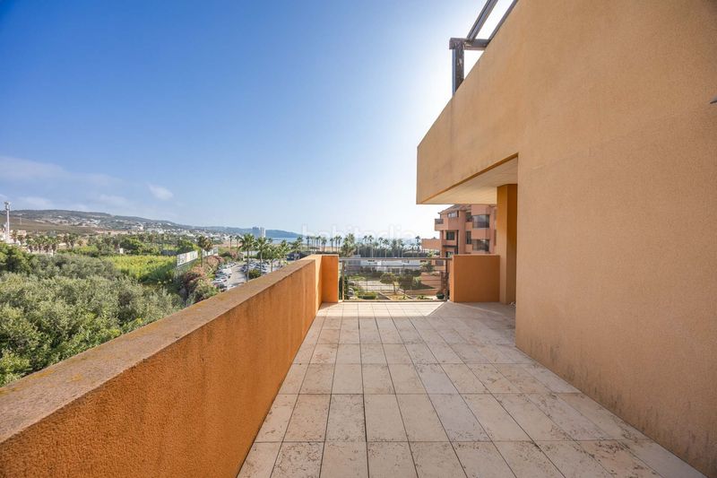 Foto eb6a18e2-dd6e-4b3d-8532-95dd64b95c2c. Apartament amb calefacció piscina a puerto de Sotogrande-la marina Sotogrande