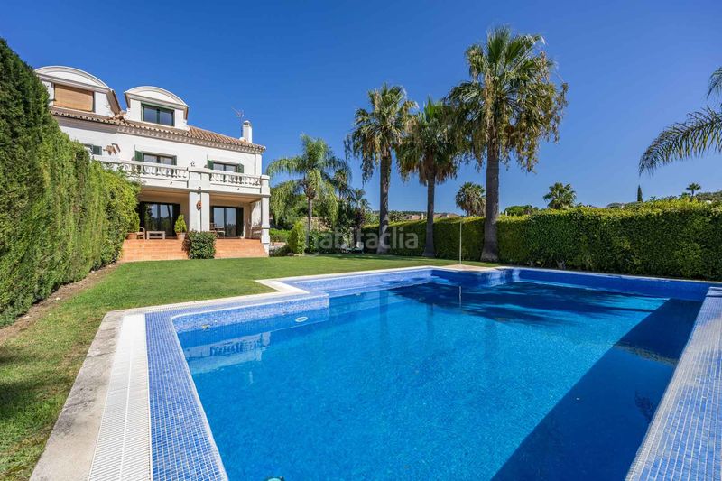 Foto 38a2b98b-be49-4adb-bae6-53106361f918. Casa aparellada amb calefacció aparcament piscina a Sotogrande