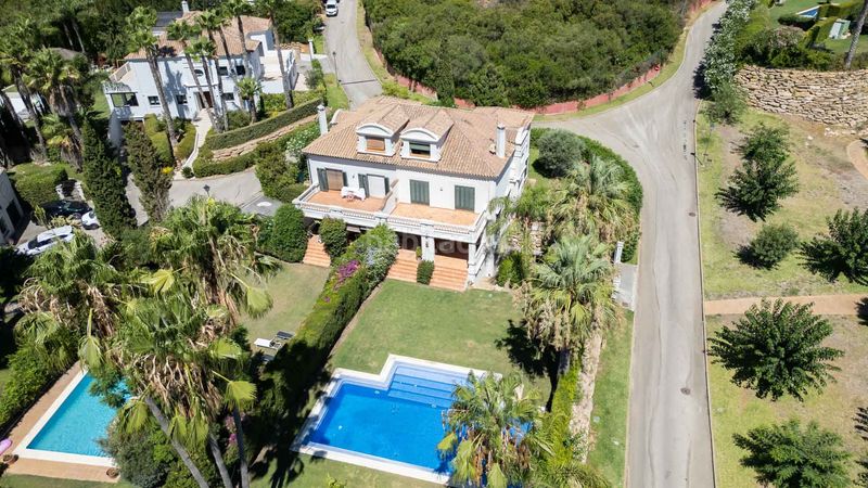 Foto 6ef100fa-a8bd-4a0c-a1ed-e4c24f9c8edc. Casa aparellada amb calefacció aparcament piscina a Sotogrande