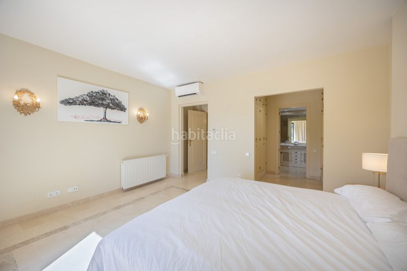 Foto 891e1461-8daf-4d1a-af8e-b6dee4f067e4. Casa aparellada amb calefacció aparcament piscina a Sotogrande