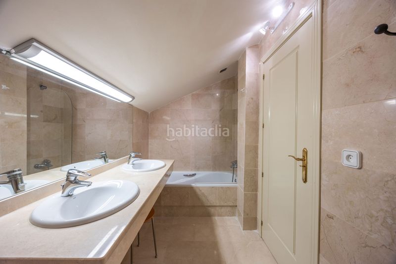 Foto c0cfe8bf-fd10-443b-8264-3c9f4272e28c. Casa aparellada amb calefacció aparcament piscina a Sotogrande