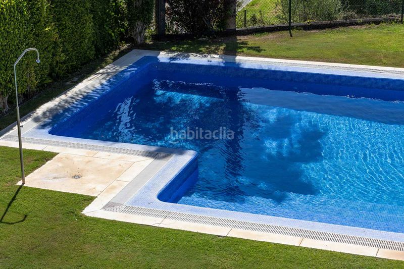 Foto dcecbedf-1e3d-4009-945d-0e765f33cbf3. Casa aparellada amb calefacció aparcament piscina a Sotogrande