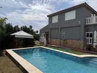 Chalet in Calle ibiza. Chalet idependiente en venta en la urbanización el realón, torre