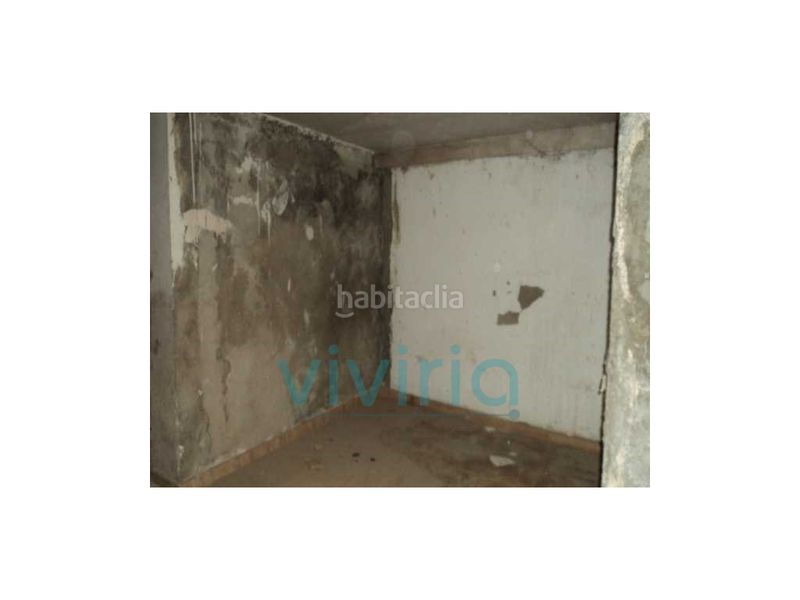 Foto fe713cab-dc07-46d1-a873-dd423e08308b. Edifici a Requena