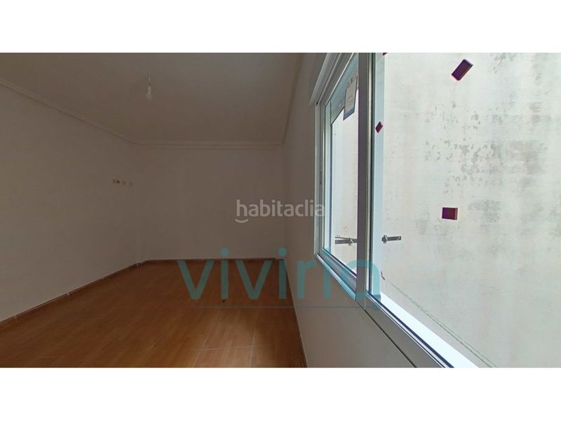 Foto 1d09a35a-8152-4e5e-80d0-c57f5463fc93. Pis a Torrefiel Valencia