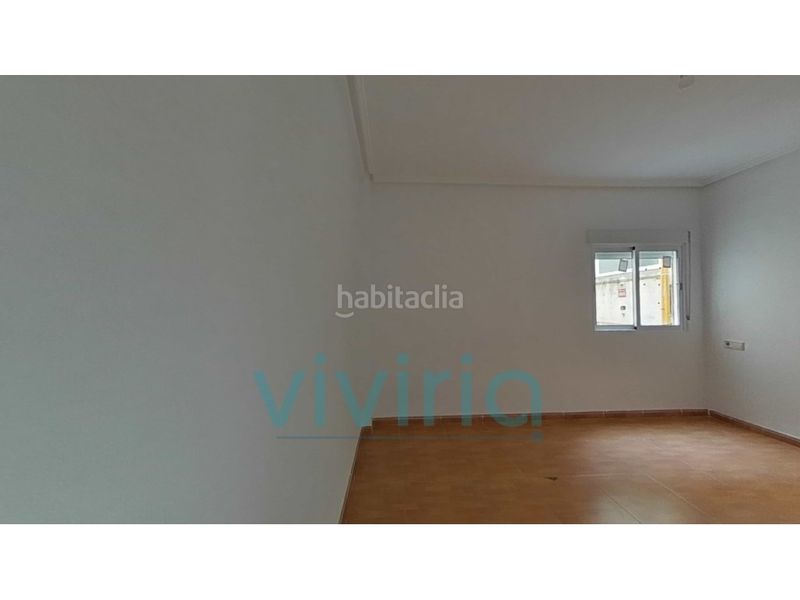 Foto ad7a1228-1a20-4118-b2e4-c34302866986. Pis a Torrefiel Valencia