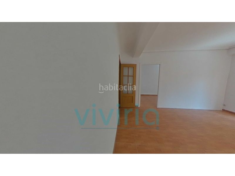 Foto fce80324-e3f9-46e4-b238-506c840474b2. Pis a Torrefiel Valencia