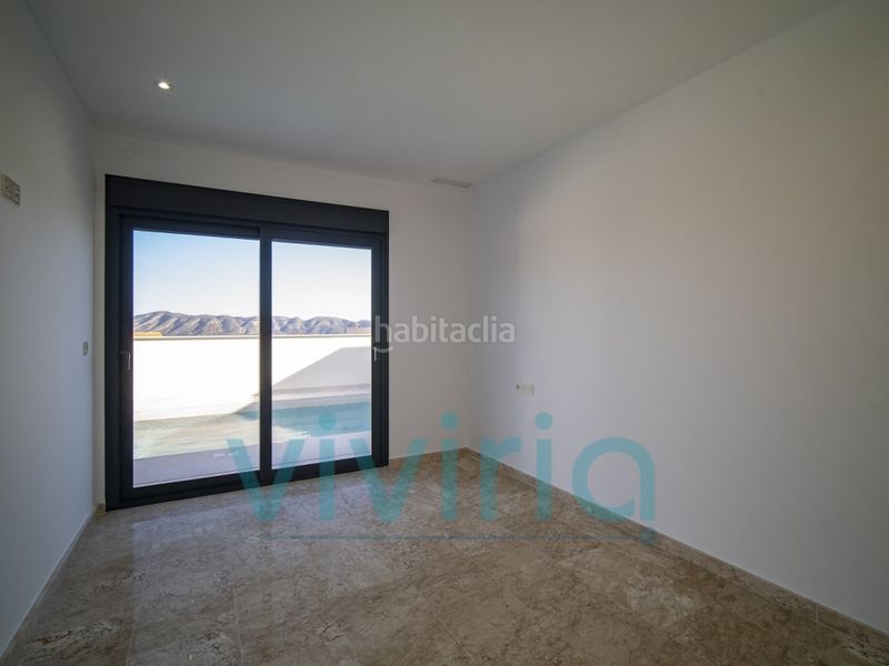 Foto c5ebc518-d3ac-4c39-8cd8-21e3c171593e. Casa amb aparcament piscina a Coloma Nucia (la)