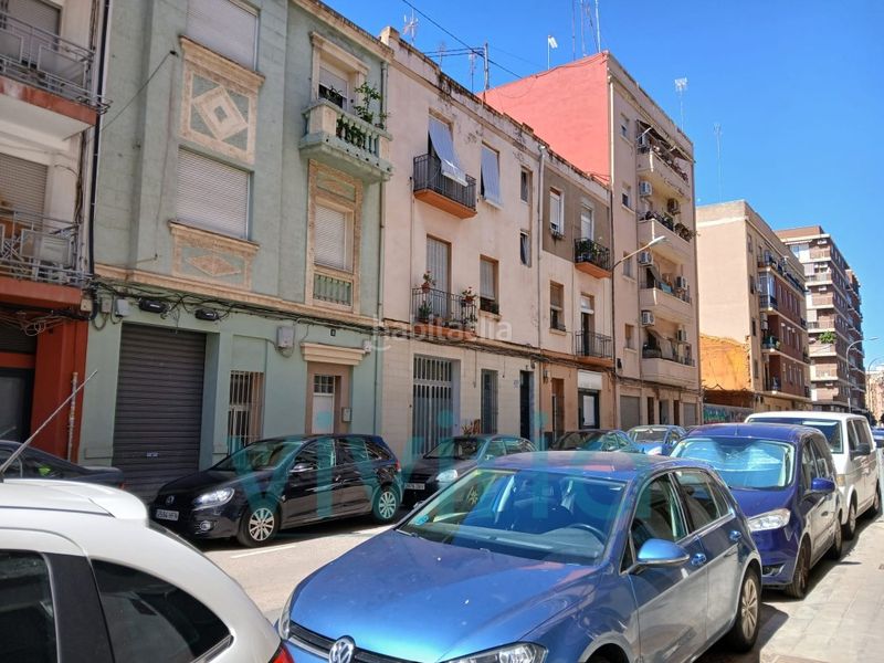 Foto bc1cafe0-7911-4d48-afe8-557c48e687ae. Casa a En Corts - Doctor Waksman Valencia