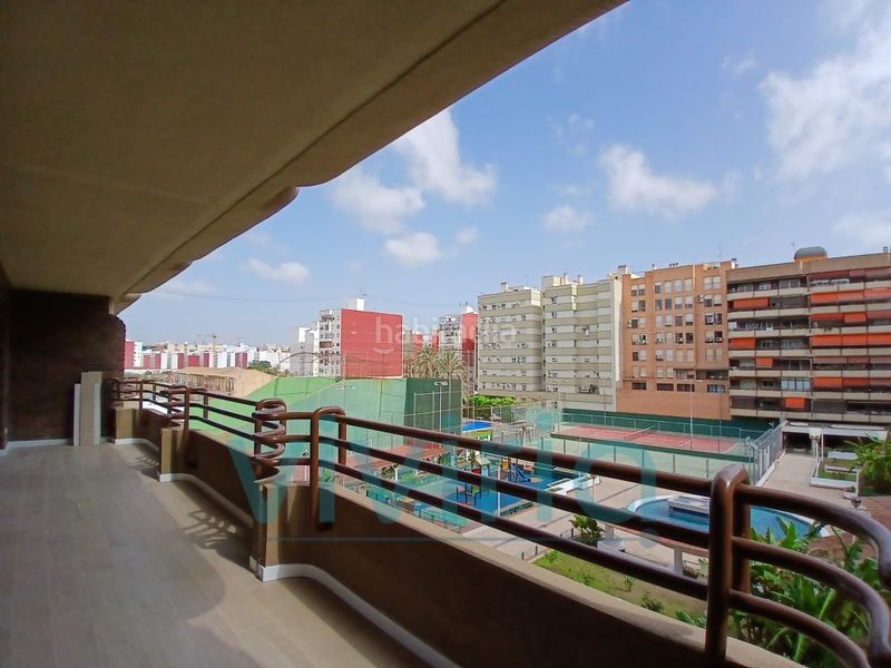 Foto 5098ec69-5116-486c-8252-3ea70a41c0dc. Pis amb aparcament piscina a La Creu Coberta Valencia