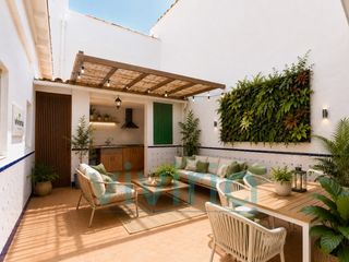 Casa  Calle josefa murgadas. Casa de pueblo con patio y terraza en el corazón de turís