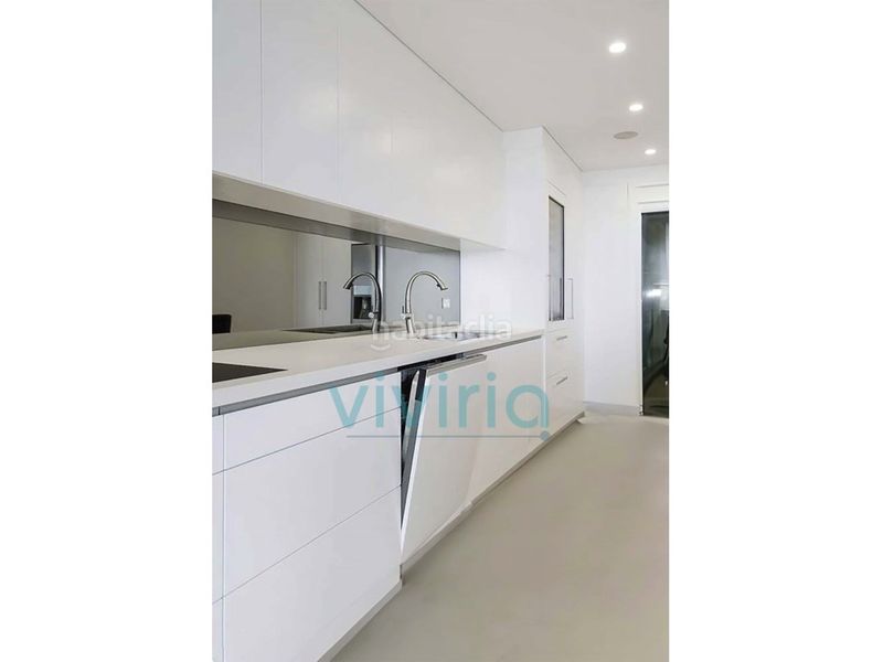 Foto e67aac75-d69e-4c86-ba35-85c87ed92ce0. Apartament amb piscina a Relleu