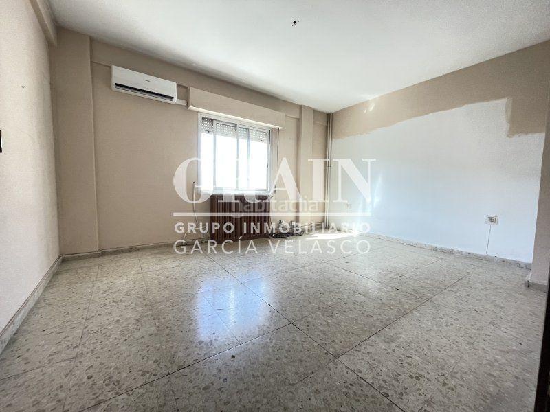 Foto 4dbdd94e-ff2d-4c35-93af-e801a7706248. Piso  en venta en Feria, 5 dormitorios. en Feria Albacete