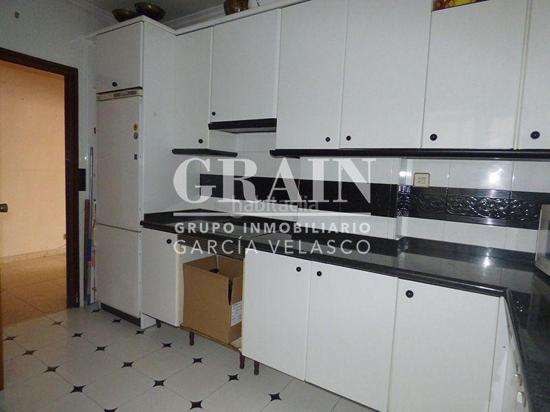 Foto fd666bd5-4b3f-44bf-a106-2a7d1c57c451. Piso  en venta en Feria, 5 dormitorios. en Feria Albacete