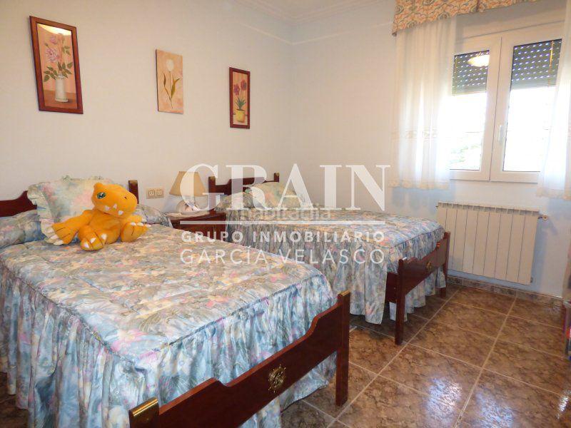 Foto 378c73c3-102f-4ead-9922-7dd5bfe11349. Chalet  en venta en aguasol, 7 dormitorios. en Albacete