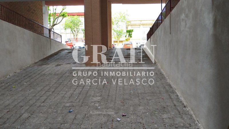 Foto 5a33f403-3944-4cff-acfb-5609a3f2ba35. Parking coche garaje en venta en estación. en San Antonio Abad Albacete