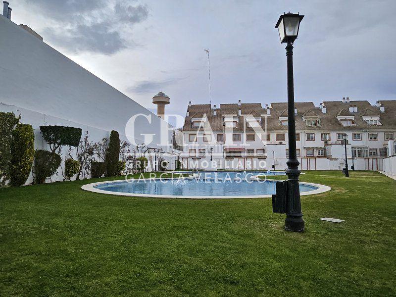 Foto 4c8450c0-0931-45e5-ad44-254295970b81. Casa adosada adosado en venta en fiesta del árbol, 4 dormitorios. en Albacete