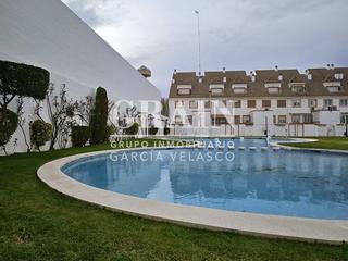 Reihenhaus in San Pablo. Adosado en venta en fiesta del árbol, 4 dormitorios.