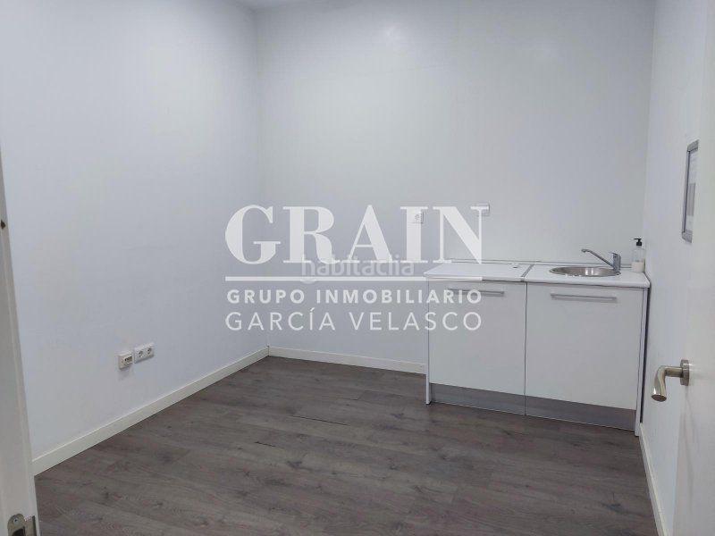 Foto 1d7c1d3b-11ec-4c93-bcef-cf16a05cb240. Alquiler local comercial local com. en alquiler en Centro, 7 despachos. en Albacete