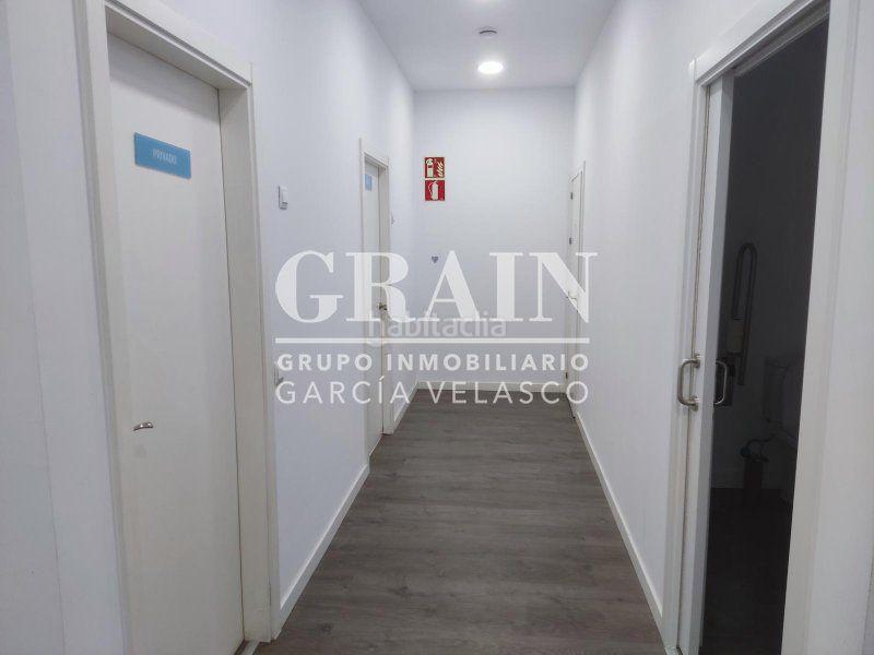 Foto 19b02bd8-cd21-434d-887e-ccddd199e460. Location local commercial dans Centro Albacete