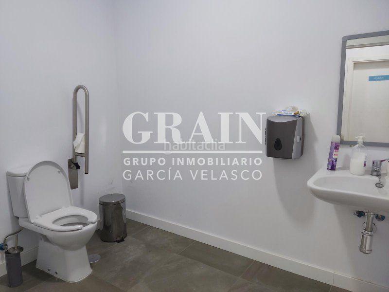 Foto d927d524-41a1-407b-bcc4-00d949512a6f. Location local commercial dans Centro Albacete