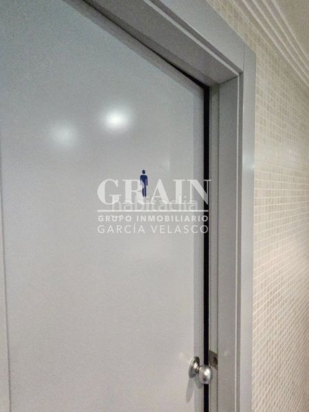 Foto 87407177-7730-44ed-93fe-b5a244ca9026. Local comercial a Centro Albacete