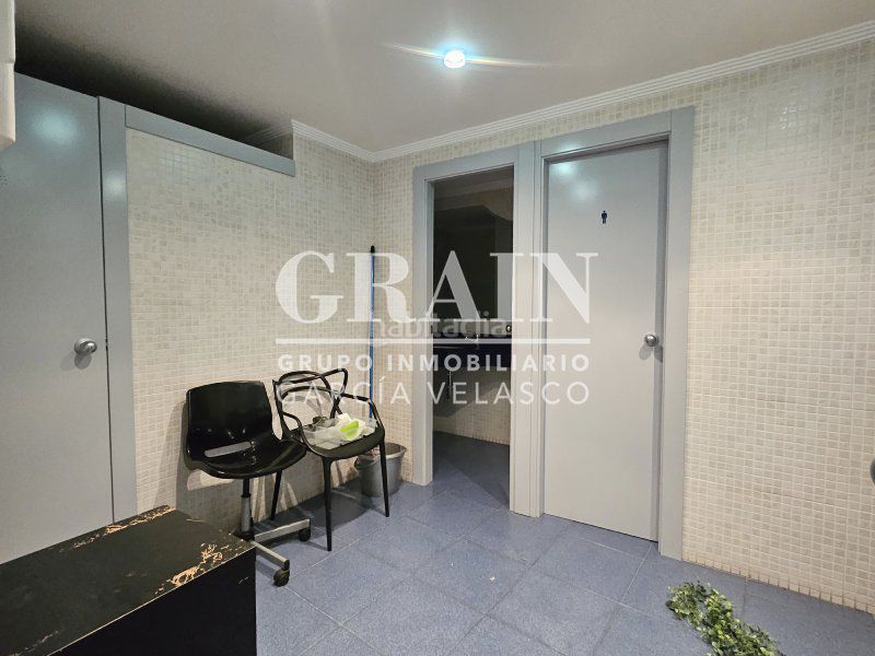 Foto 8757062c-6453-4d39-b5bd-2f5d2551ea24. Local comercial a Centro Albacete